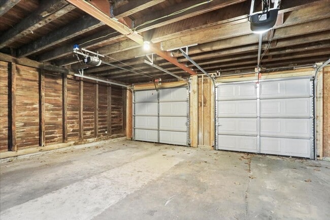 Building Photo - 1052 Edgar Ave