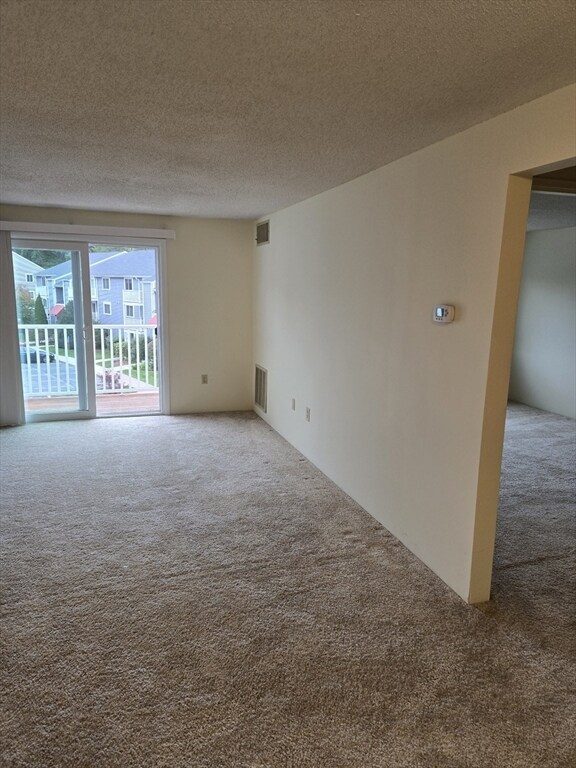 Building Photo - 9 Silver Hill Ln