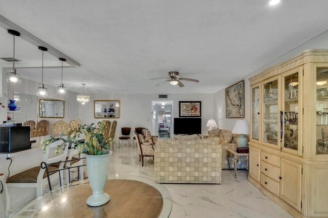 Building Photo - 1317 High Point Way SE