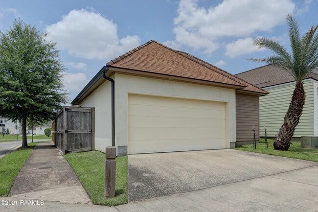 Building Photo - 108 Beaulac Ln