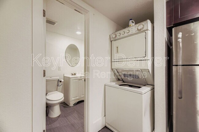 Building Photo - 2517 S Broadway