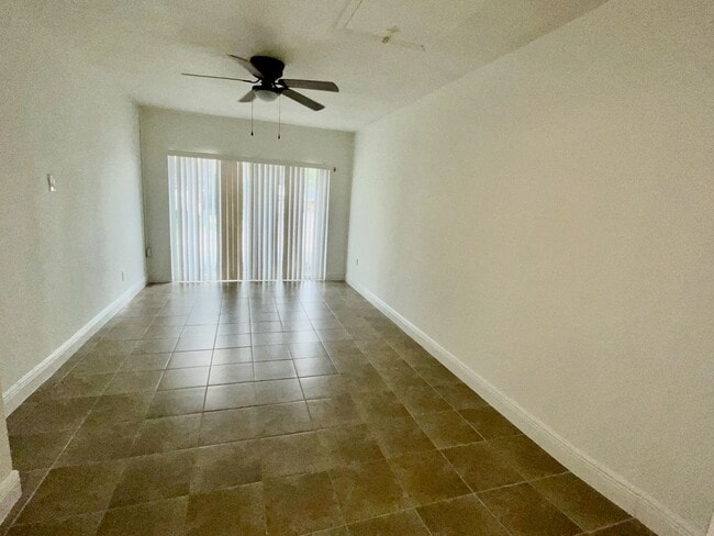 Building Photo - 1 Bed /1 Bath w/ Private Courtyard