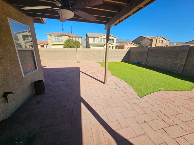 Building Photo - 3552 N Riverhaven Dr