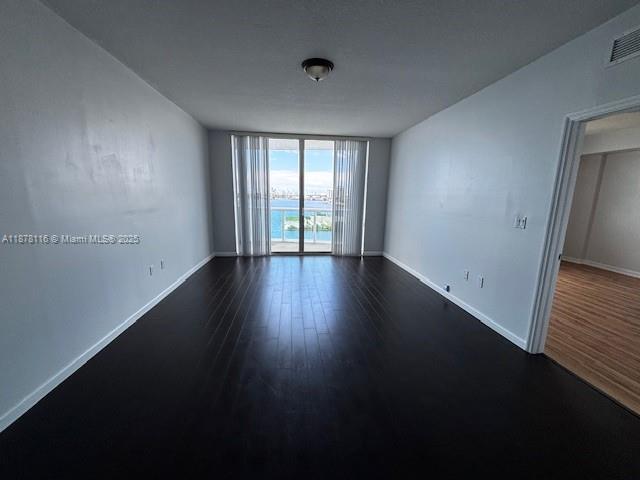 Building Photo - 7910 Harbor Island Dr