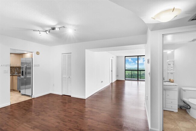 Primary Photo - 2333 Brickell Ave