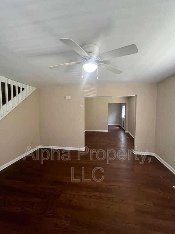 Building Photo - 213B Taylor Rd