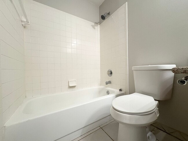 Building Photo - Cute 3B/2B Home in Hidden Lakes - Community Pool