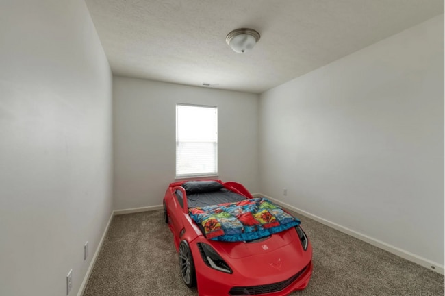 Building Photo - 4 Bedroom, Two Story House in Avalon Bluff...