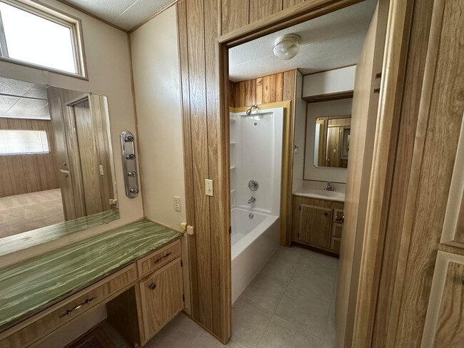 Building Photo - Gorgeous Manufactured Home