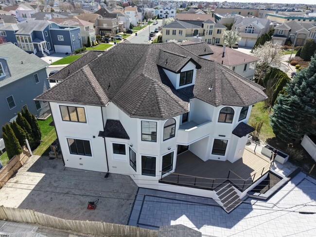 Building Photo - 31 Seaside Ct