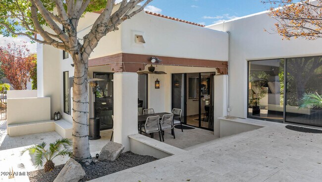 Building Photo - 6198 N 28th Pl