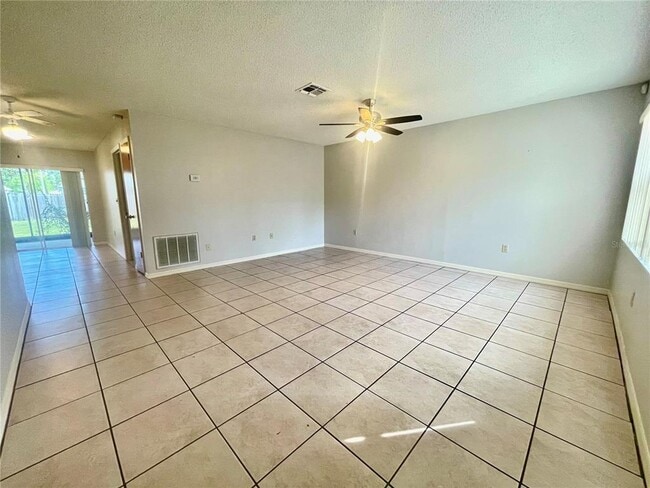 Building Photo - 10337 Usher St