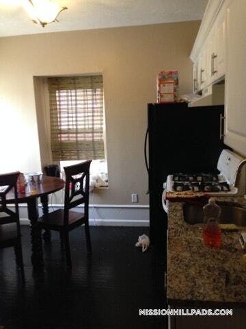 Building Photo - 712 Shawmut Ave