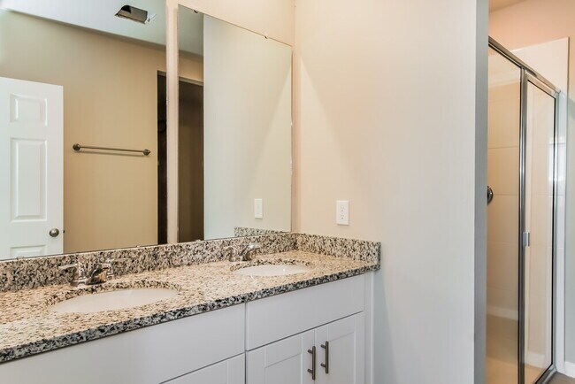 Building Photo - 824 Rivers Crossing St