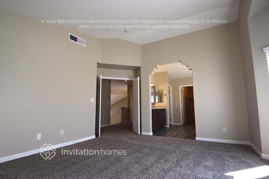 Building Photo - 2667 Ridgewater Cir