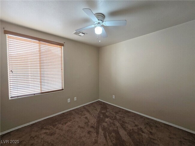 Building Photo - 5431 W Hasley Canyon Ave