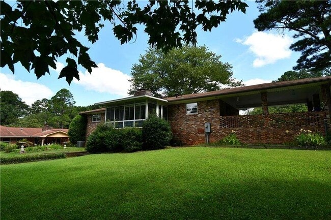 Building Photo - 2877 Cartwright Dr