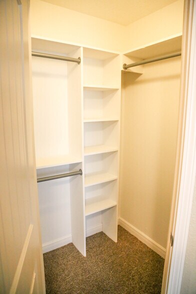 Building Photo - 614 W Mount Vernon St