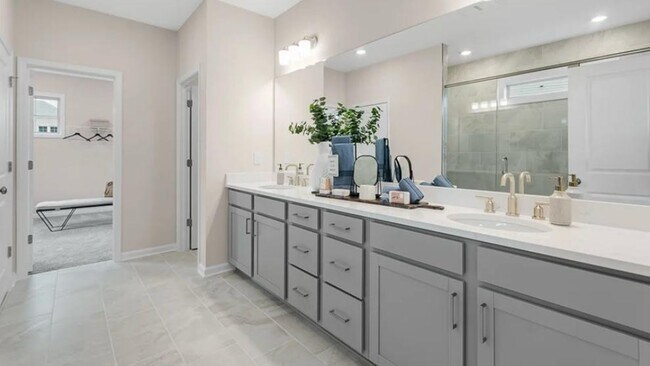Building Photo - 8680 Shipton Cir