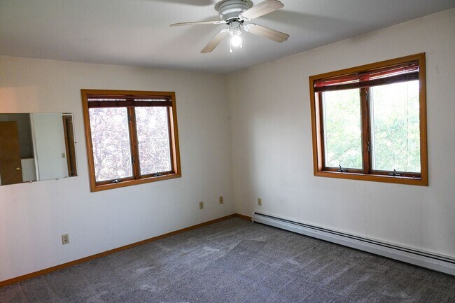 Building Photo - 916 Montana St