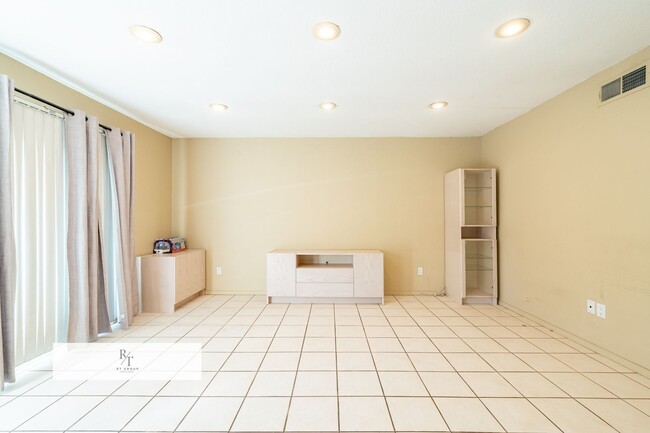 Building Photo - Beautiful 3-Bedroom Home with Pool in Diamond Bar!