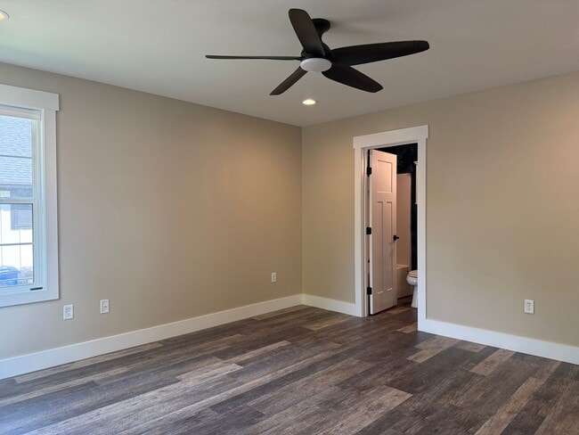 Building Photo - Newer One-Level Home Near Downtown Black Mountain
