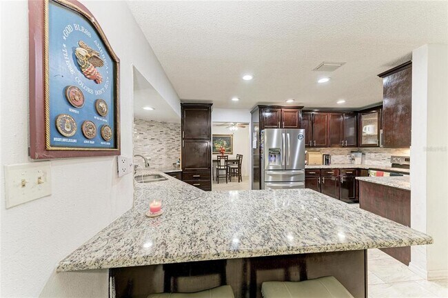 Building Photo - 1520 Sunnyhills Dr