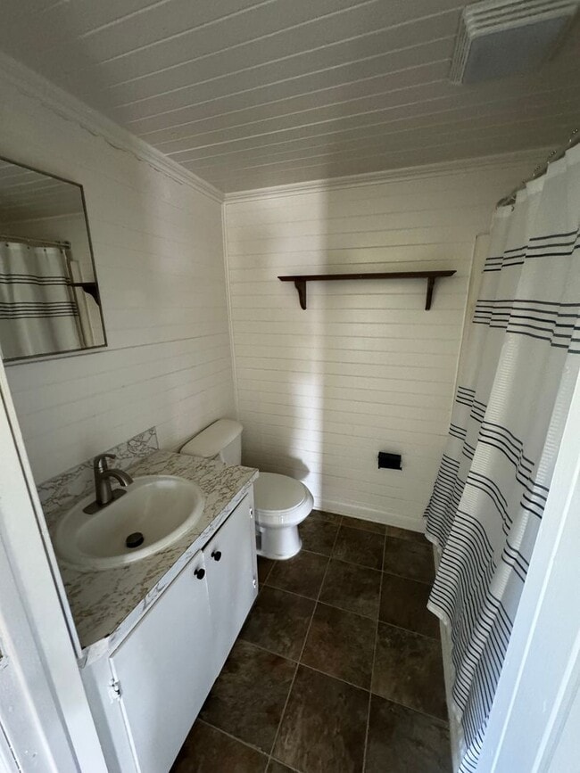 Building Photo - 2/1 in Cleveland County, NC - close to hwy 74