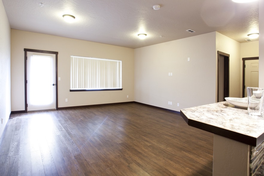 2BR, 2BA - 1,022 SF - Residence at Mill River