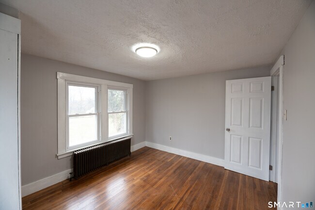 Building Photo - 25 Vera St