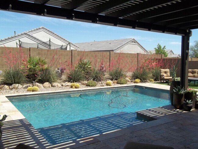 Building Photo - Stunning Fully furnished home 3 bed 2.5 baths 2056 sq ft w/heated pool!!! Must see will rent fast!