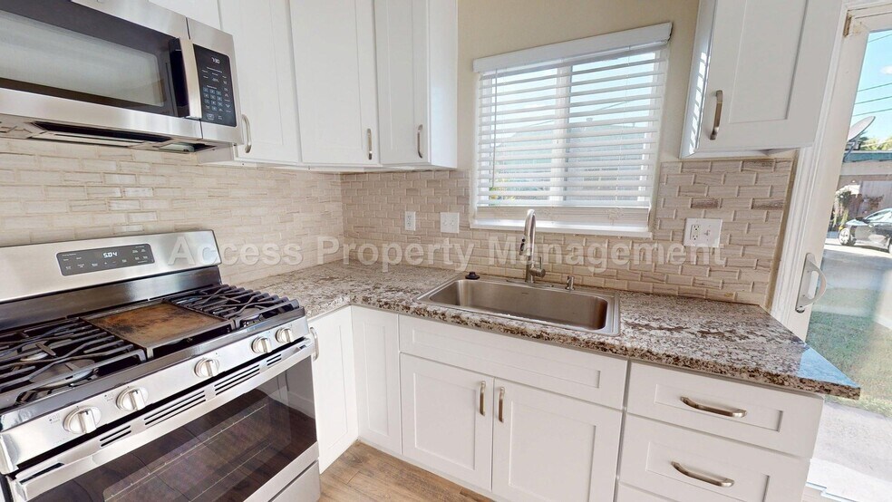 Building Photo - 1601 Carver Rd