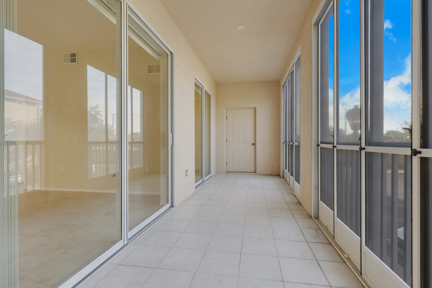 Building Photo - 9025 Colby Dr