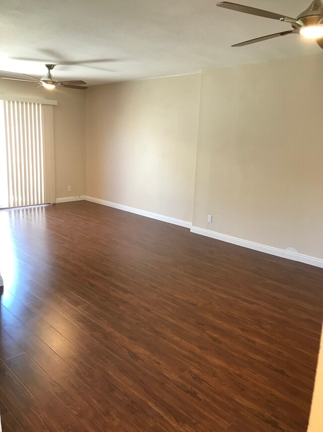 Building Photo - 9660 Durham Dr