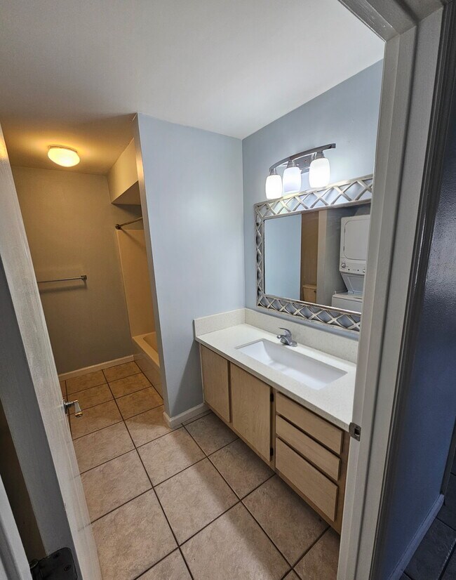 Building Photo - 1601 Big Tree Rd