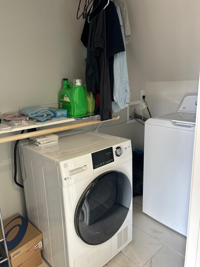 Building Photo - 739 Summit Springs Dr