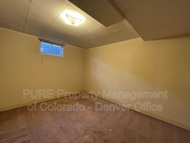 Building Photo - 3900 Yarrow St