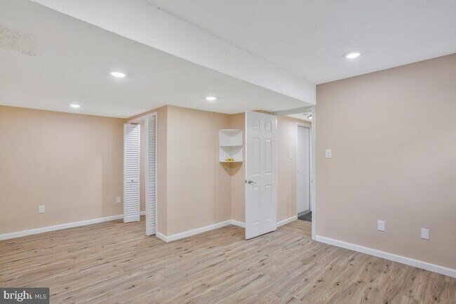 Building Photo - 9123 Old Burton Cir
