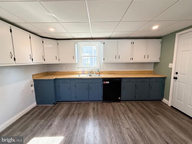 Building Photo - 305 Central Ave