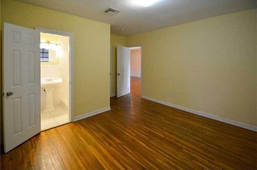 Master Bedroom with Private Bath - 6515 SW 48th St
