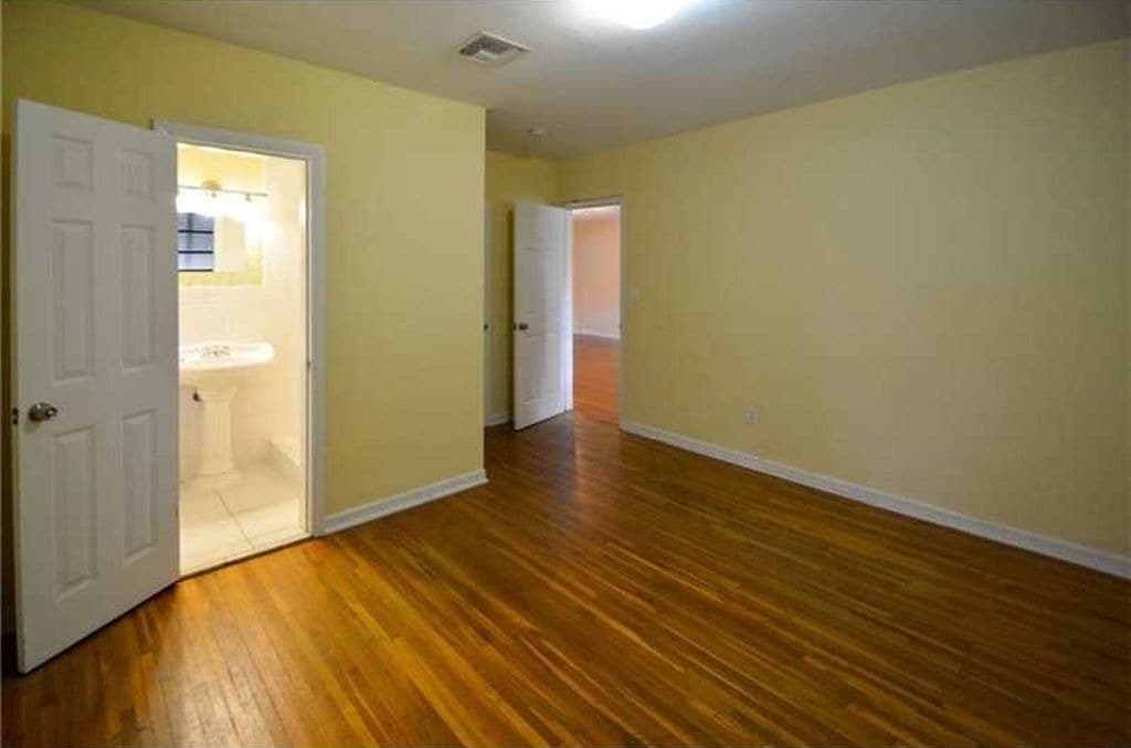 Master Bedroom with Private Bath - 6515 SW 48th St