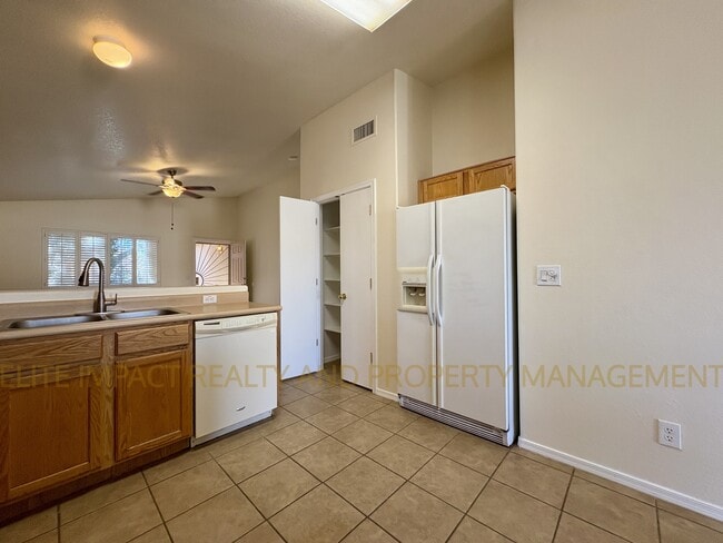 Building Photo - 7734 S Titanite Ln