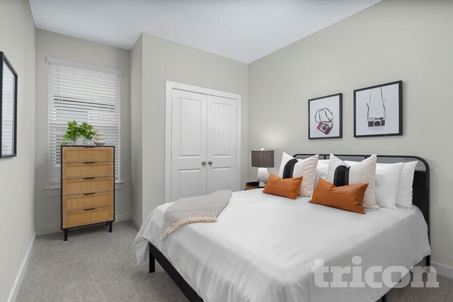 Building Photo - 2537 Finch Holw Dr