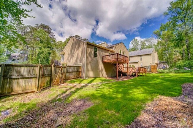 Building Photo - 2218 Woodfern Dr