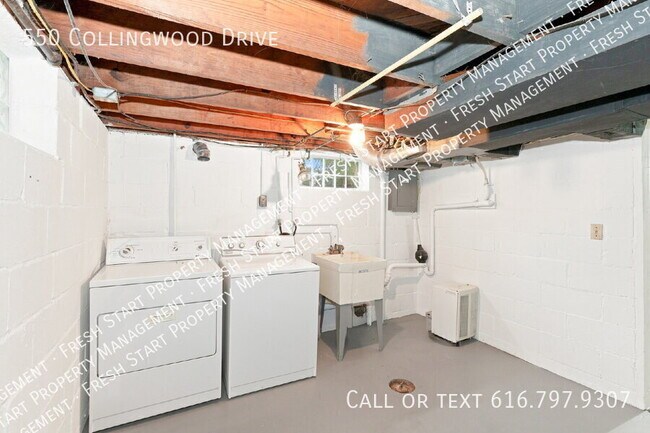 Building Photo - 550 Collingwood Dr
