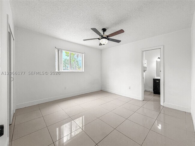 Building Photo - 9103 SW 38th St