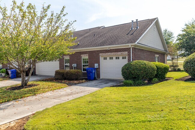 Building Photo - 121 Hatleyberry St