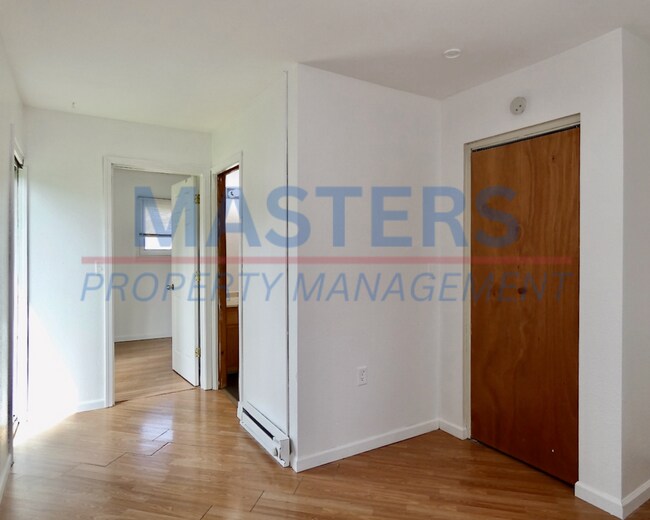 Building Photo - Spacious 4-Bedroom Home with 2 Full Baths & Detached Garage