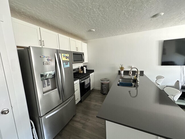 Building Photo - 8516 W Cordero Dr