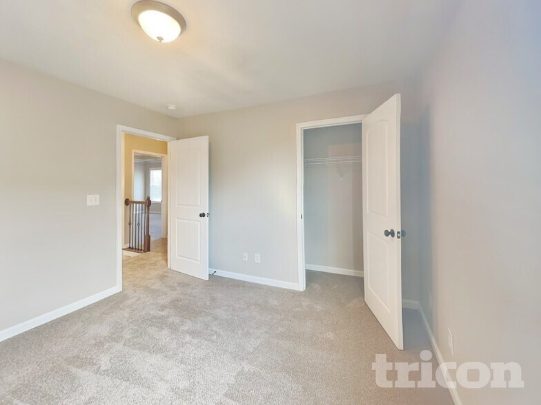 Building Photo - 3450 Southwood Dr